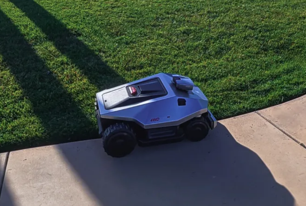 Why Large Estates Require a Professional-Grade Robotic Lawn Mower