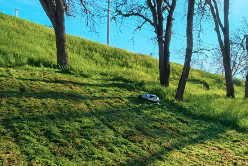 GOKO M6 Review: Is This 4WD Robot Mower Worth It for Steep & Large Yards? (2026)